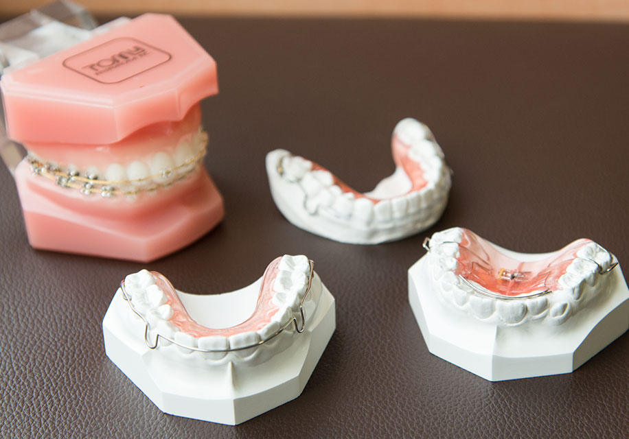 お子さまの歯並びに合わせ、さまざまな装置を併用
